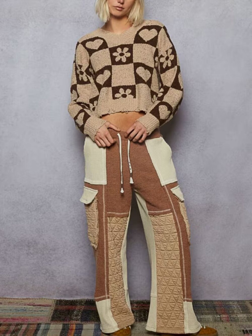 POL Beige and Brown Checkerboard Heart & Flower V‑Neck Sweater - Picture 5 of 5